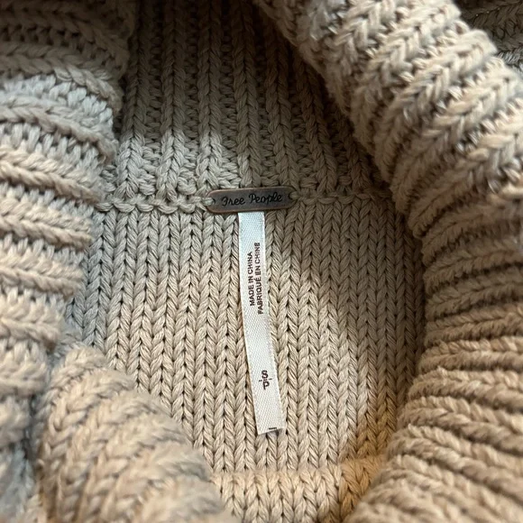 Free People cropped cowl neck knit. Size small. - Picture 5 of 5